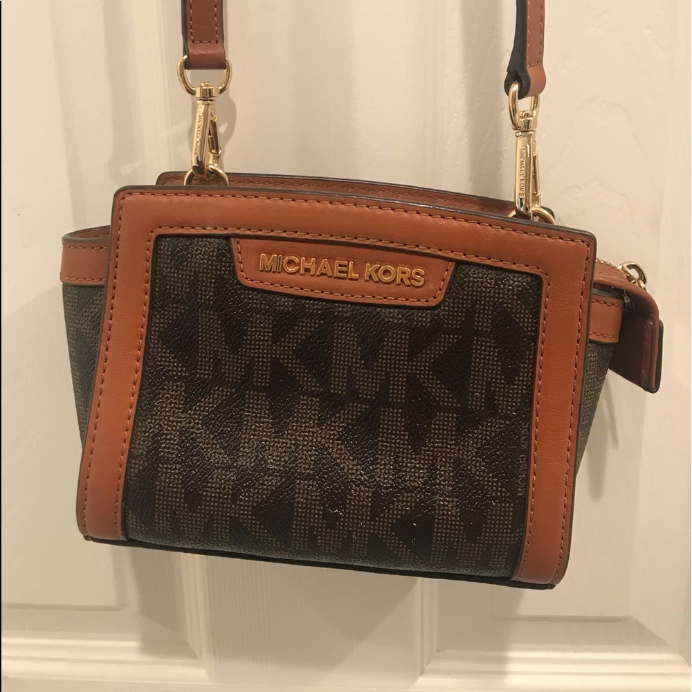 Michael Kors Classic Mini Crossbody Purse